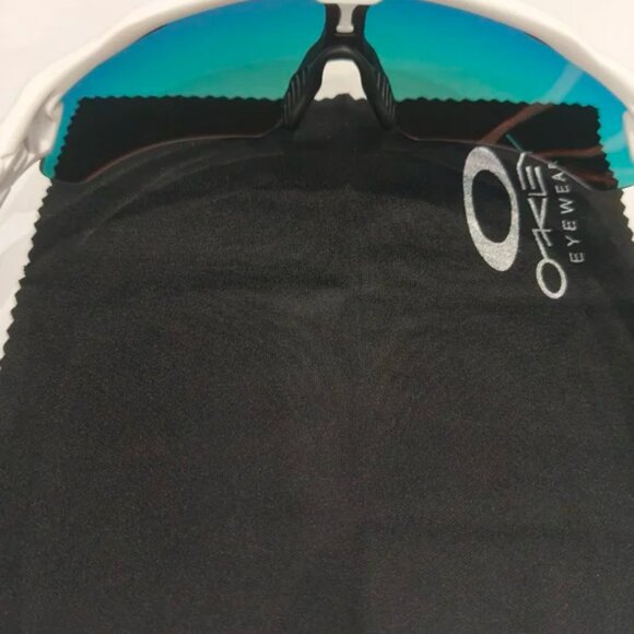 Oakley Men’s Cycling/Outdoor Sports Sunglasses - Picture 3 of 4